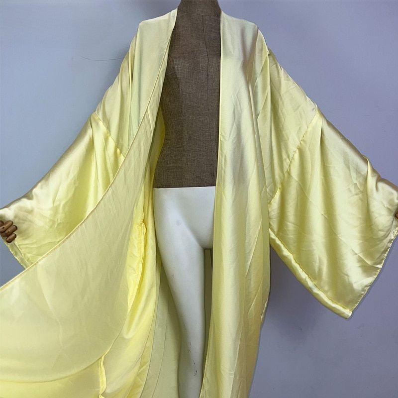 Kimono en soie jaune