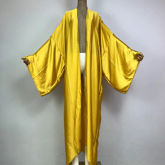 Kimono en soie doré
