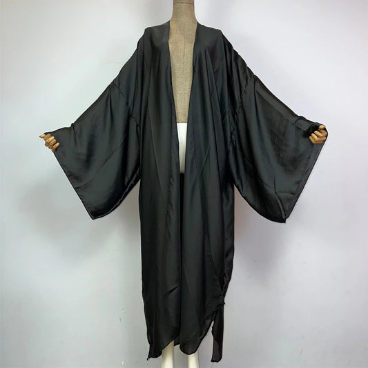 Kimono en soie noire