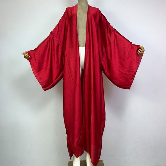 Kimono en soie rouge foncé