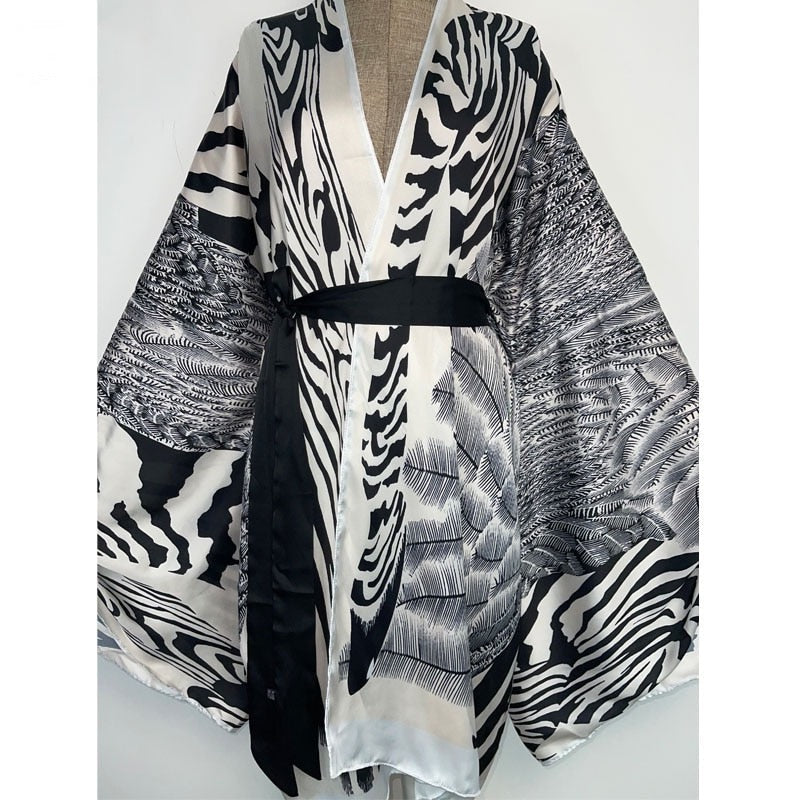 Wild Piano Kimono (Short) – Robe Kimono